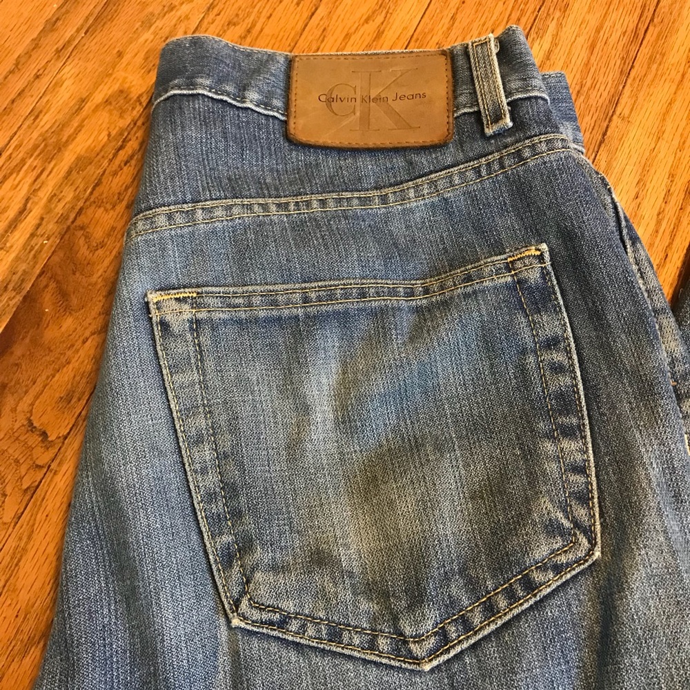 Calvin Klein Jeans Distressed Easy Fit Size 33x32